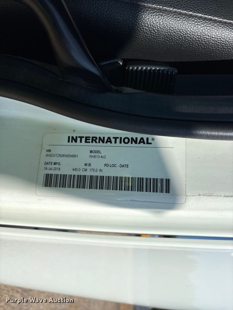 image for item YA4094 2019 International RH613 semi truck