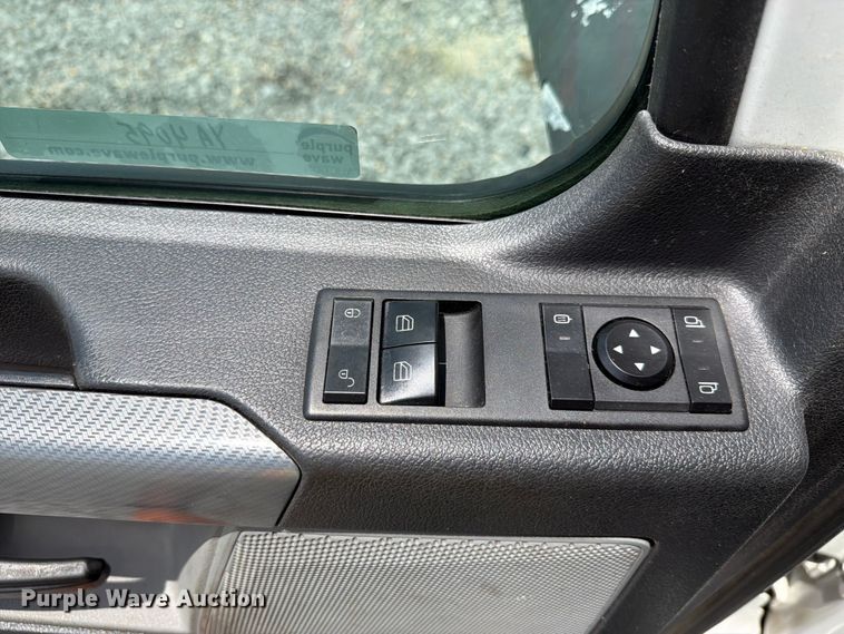 image for item YA4095 2021 Freightliner Cascadia semi truck