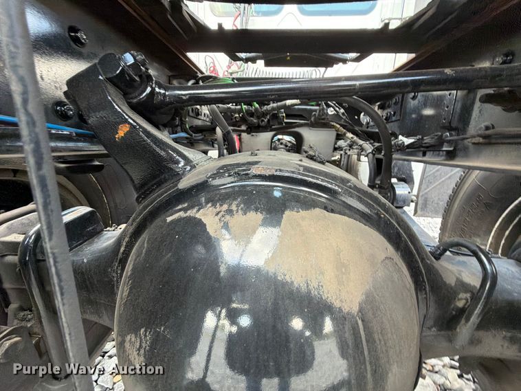 image for item YA4095 2021 Freightliner Cascadia semi truck