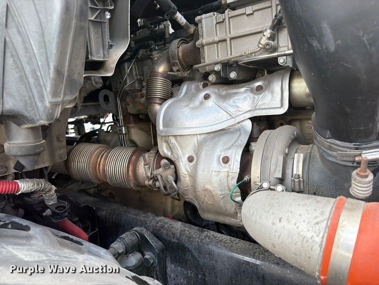 image for item YA4095 2021 Freightliner Cascadia semi truck