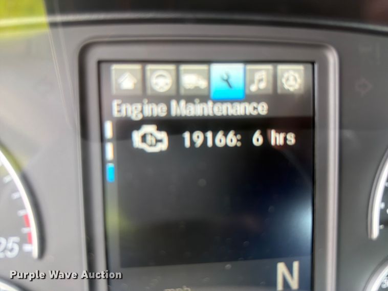 image for item YA4095 2021 Freightliner Cascadia semi truck
