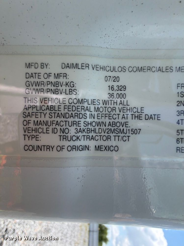 image for item YA4095 2021 Freightliner Cascadia semi truck