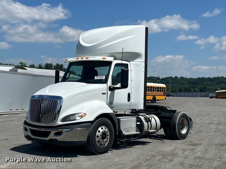 2019 International RH613 semi truck