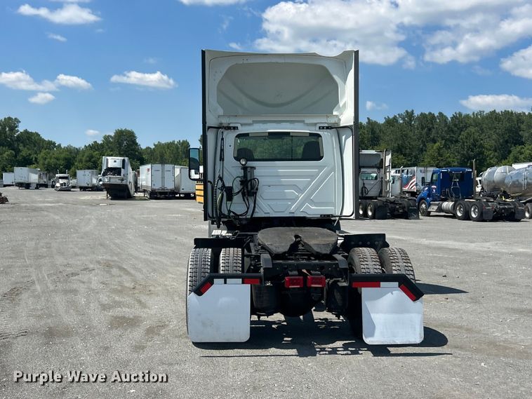 image for item YA4096 2019 International RH613 semi truck