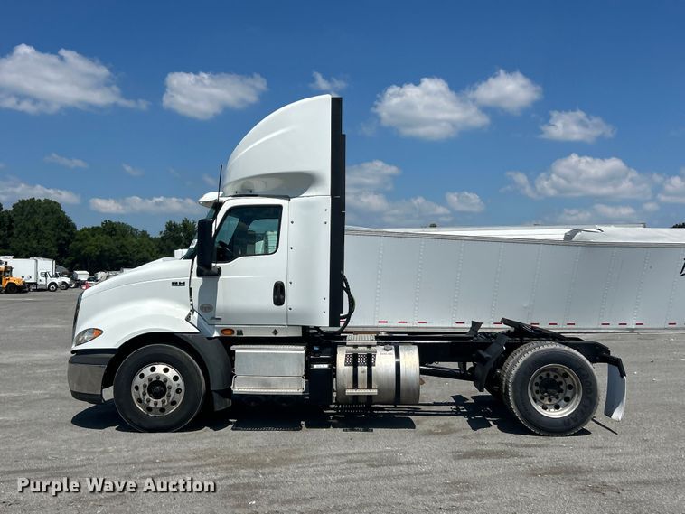 image for item YA4096 2019 International RH613 semi truck