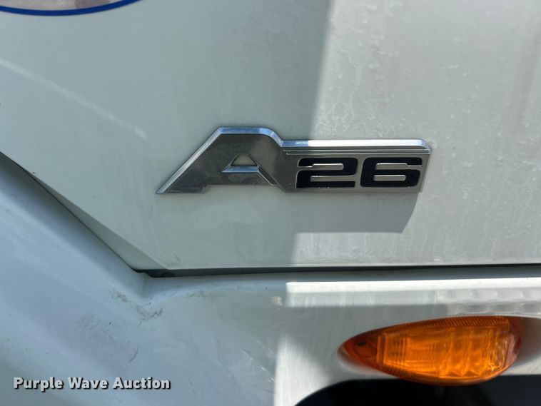 image for item YA4096 2019 International RH613 semi truck