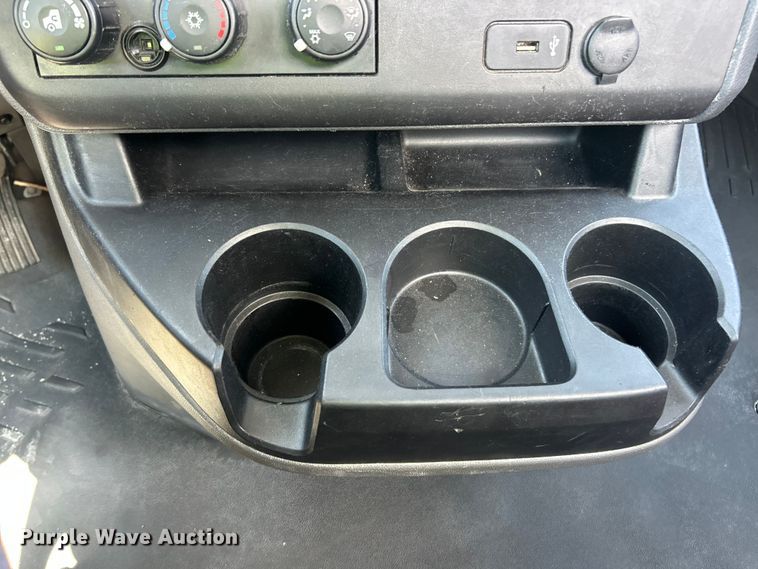 image for item YA4096 2019 International RH613 semi truck