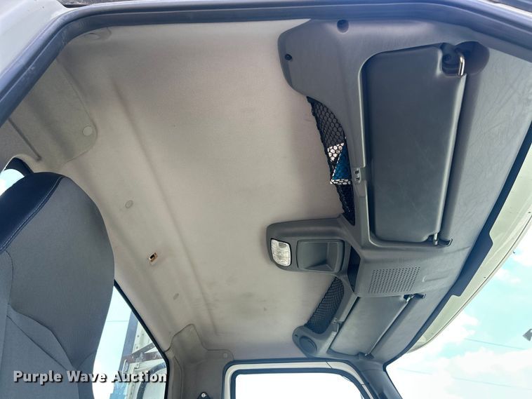 image for item YA4096 2019 International RH613 semi truck
