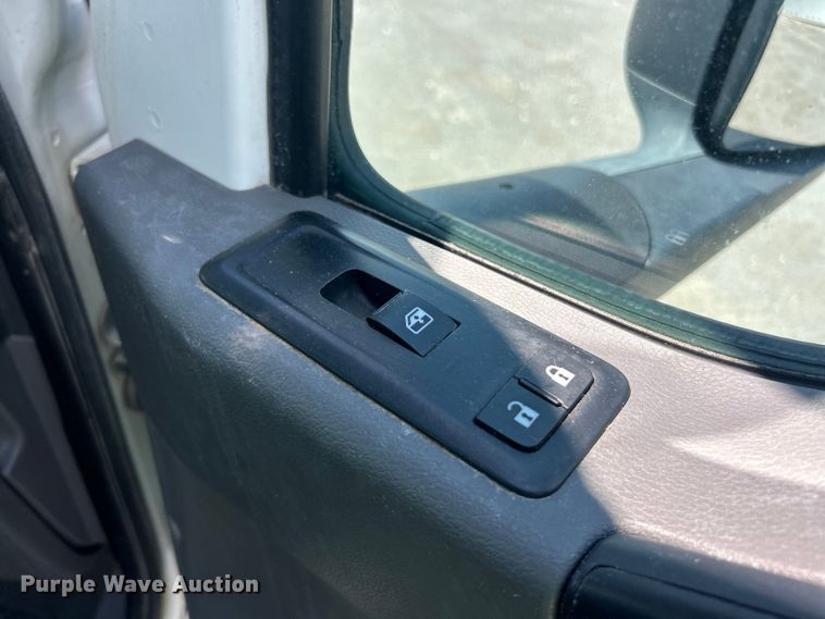 image for item YA4096 2019 International RH613 semi truck