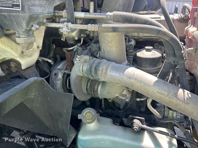 image for item YA4096 2019 International RH613 semi truck