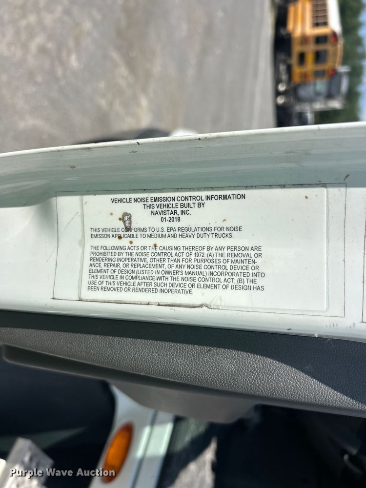 image for item YA4096 2019 International RH613 semi truck