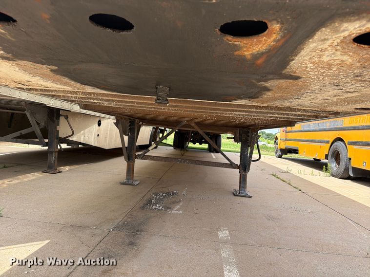image for item YA4168 2008 Stoughton AVXW-535T-S-C-AR dry van trailer