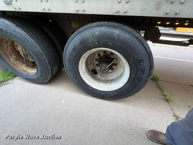 image for item YA4168 2008 Stoughton AVXW-535T-S-C-AR dry van trailer