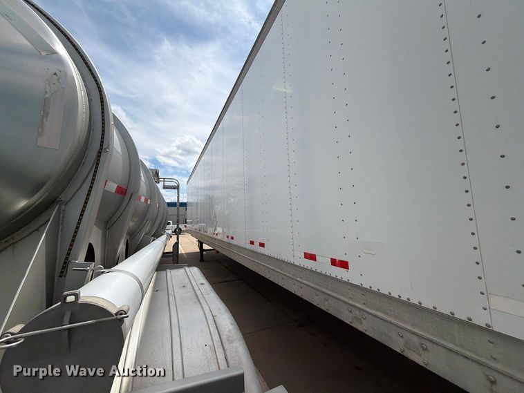 image for item YA4169 2005 Great Dane  7411TP-SA dry van trailer