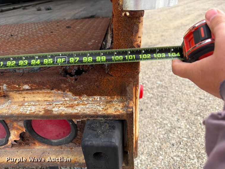 image for item YA4170 2005 Stoughton AVXW-535T-S-C-AR dry van trailer