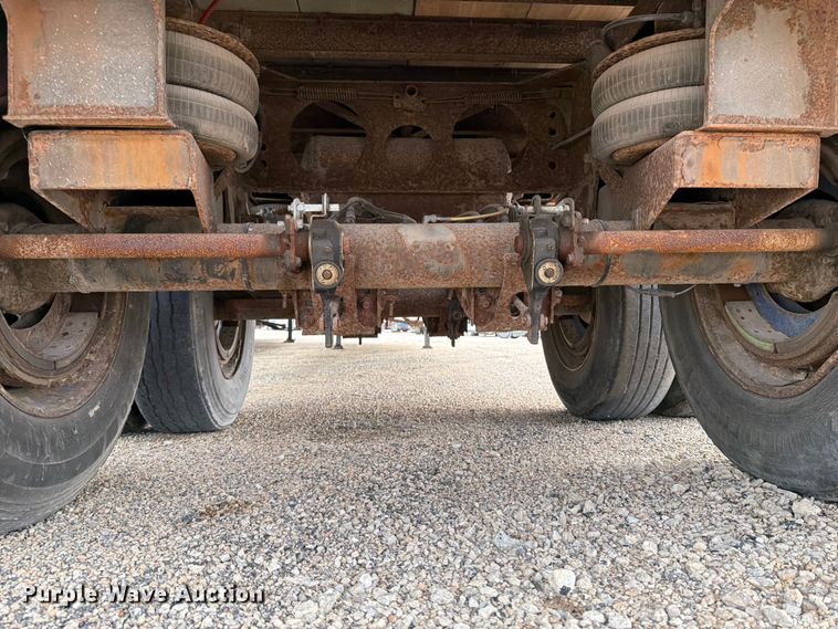 image for item YA4170 2005 Stoughton AVXW-535T-S-C-AR dry van trailer