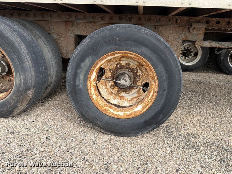 image for item YA4170 2005 Stoughton AVXW-535T-S-C-AR dry van trailer