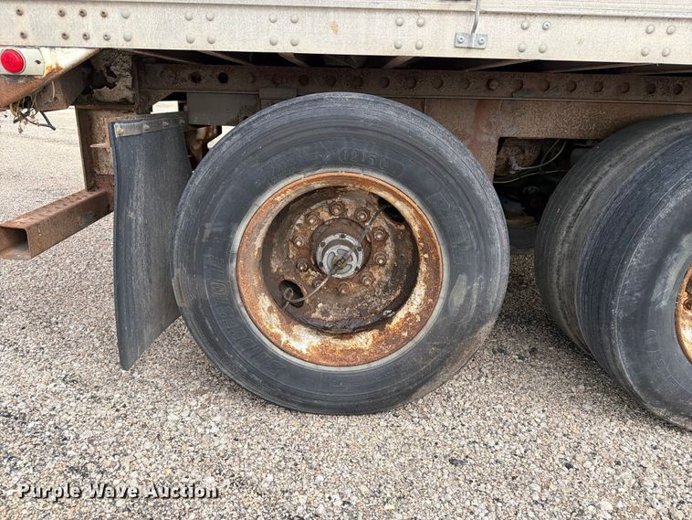 image for item YA4170 2005 Stoughton AVXW-535T-S-C-AR dry van trailer