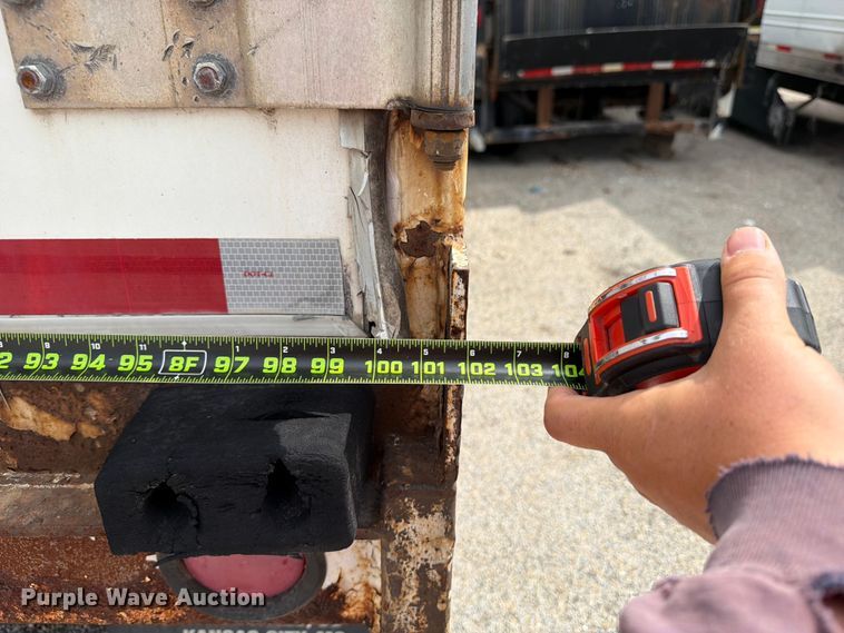 image for item YA4172 1995 Wabash dry van trailer