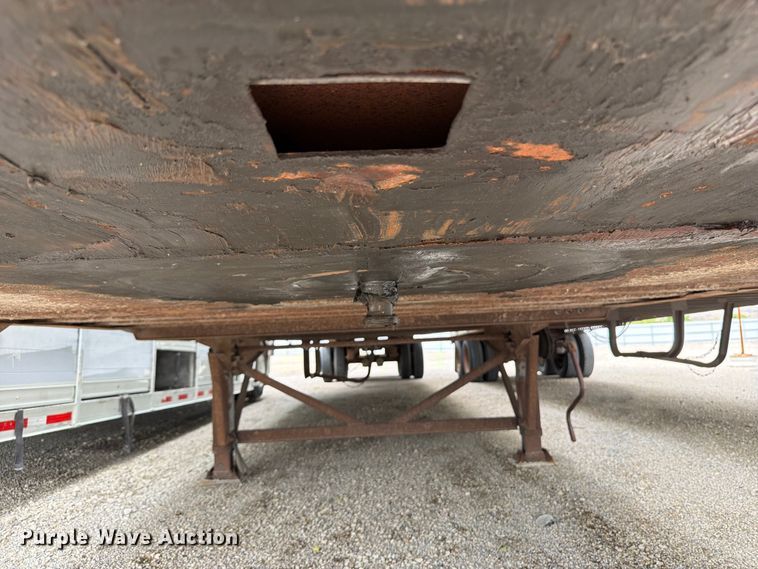 image for item YA4172 1995 Wabash dry van trailer