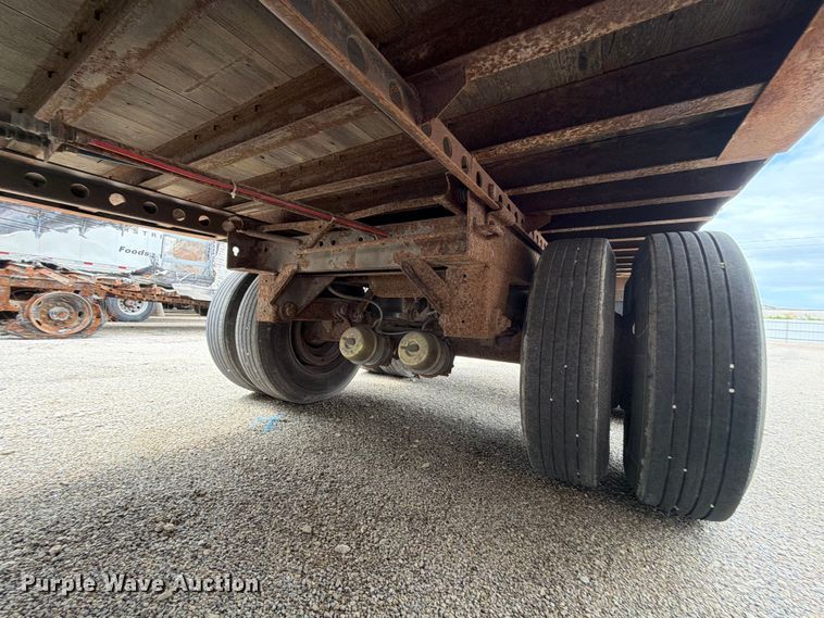 image for item YA4172 1995 Wabash dry van trailer