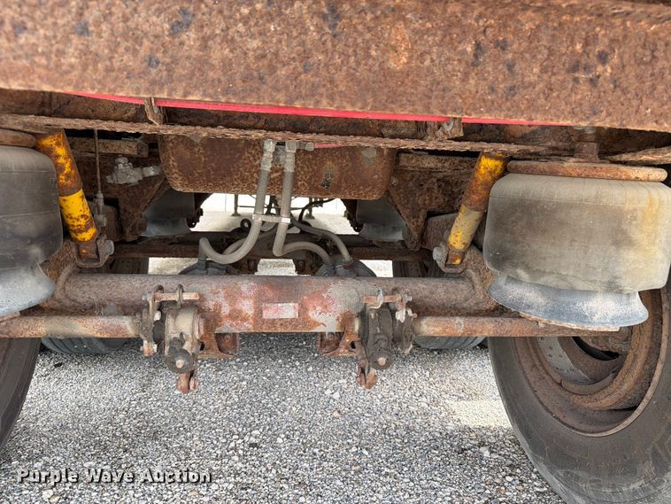 image for item YA4172 1995 Wabash dry van trailer