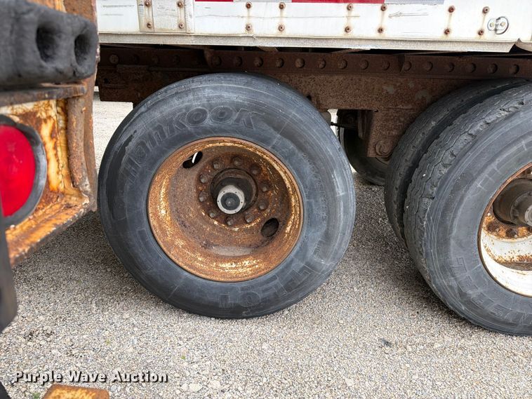 image for item YA4172 1995 Wabash dry van trailer
