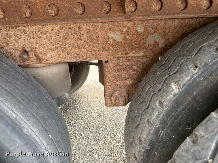 image for item YA4172 1995 Wabash dry van trailer