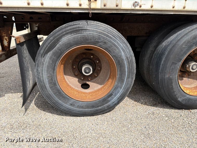 image for item YA4172 1995 Wabash dry van trailer