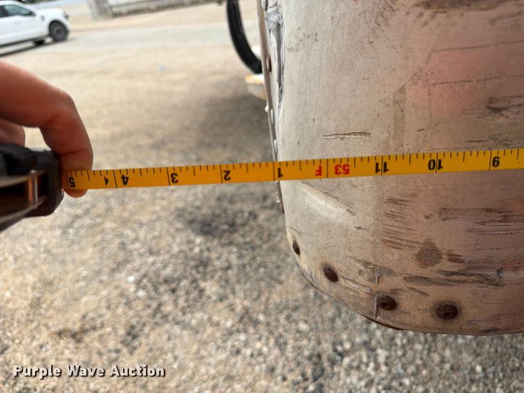 image for item YA4173 1995 Wabash dry van trailer