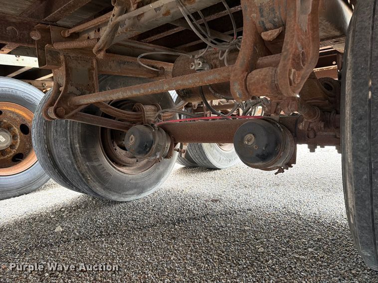 image for item YA4173 1995 Wabash dry van trailer