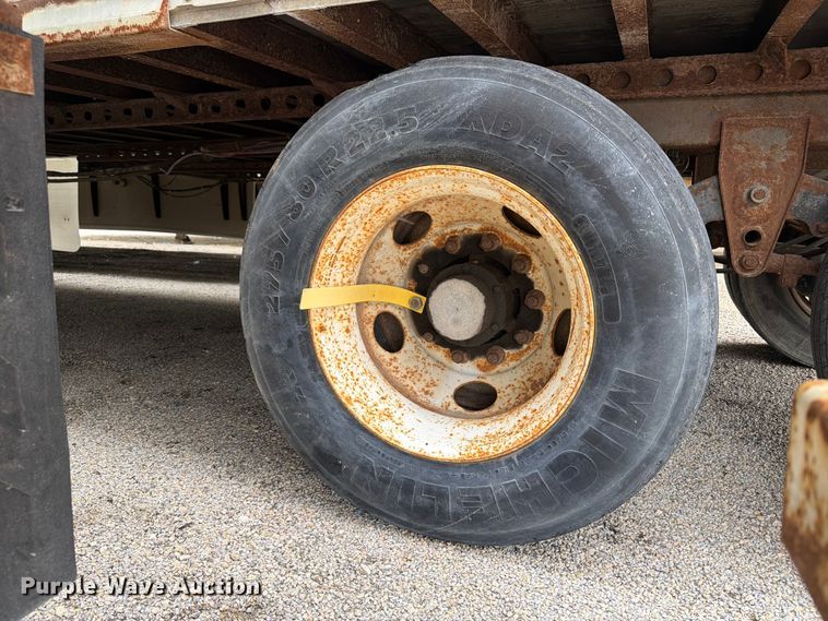image for item YA4173 1995 Wabash dry van trailer