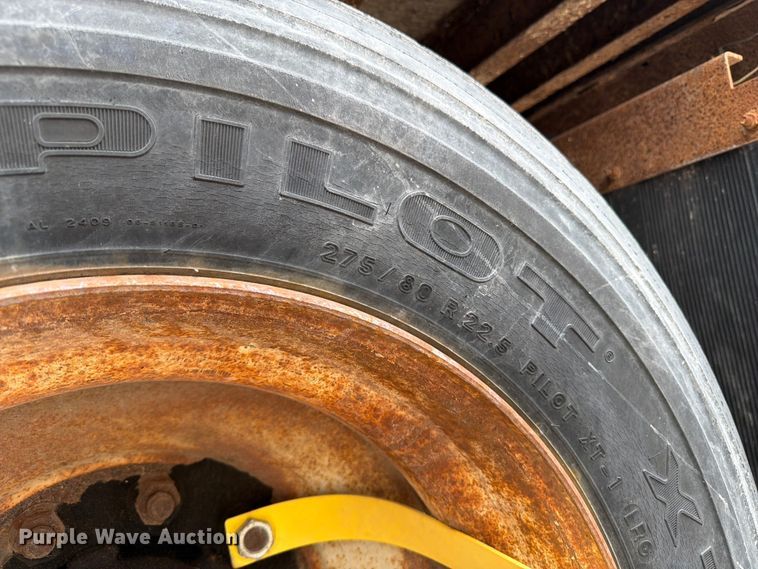 image for item YA4173 1995 Wabash dry van trailer