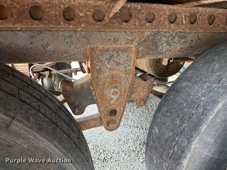 image for item YA4173 1995 Wabash dry van trailer