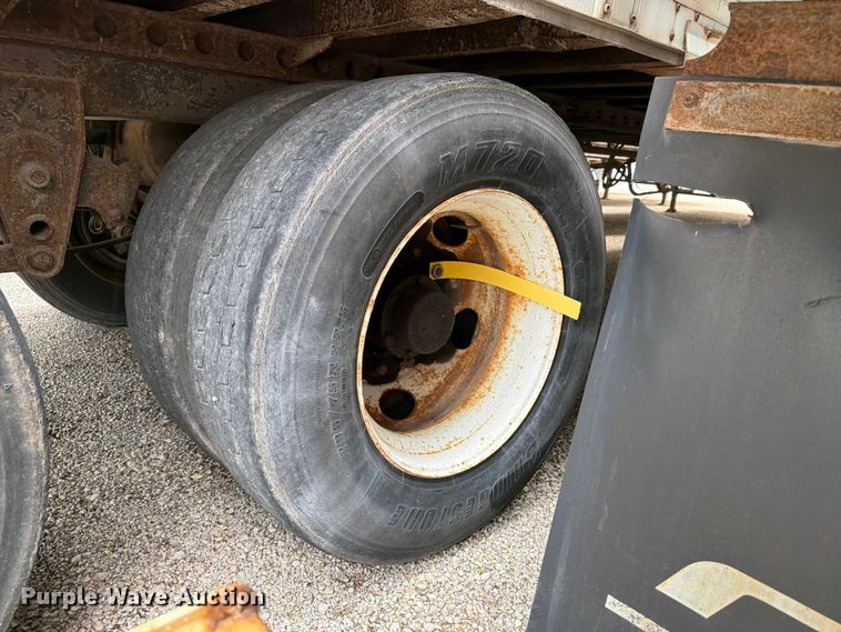 image for item YA4173 1995 Wabash dry van trailer