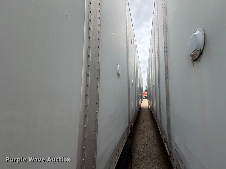 image for item YA4174 1995 Wabash dry van trailer