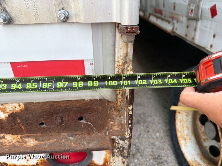 image for item YA4174 1995 Wabash dry van trailer