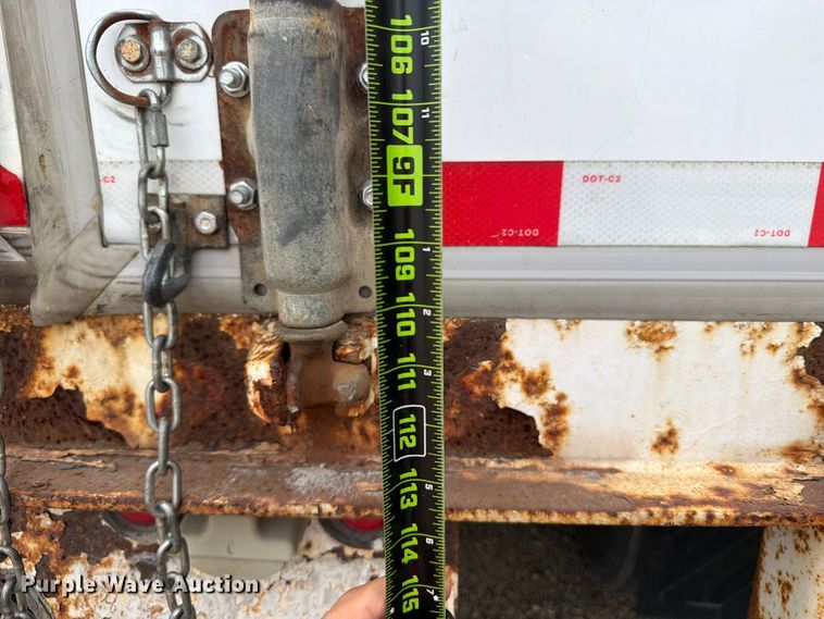 image for item YA4174 1995 Wabash dry van trailer