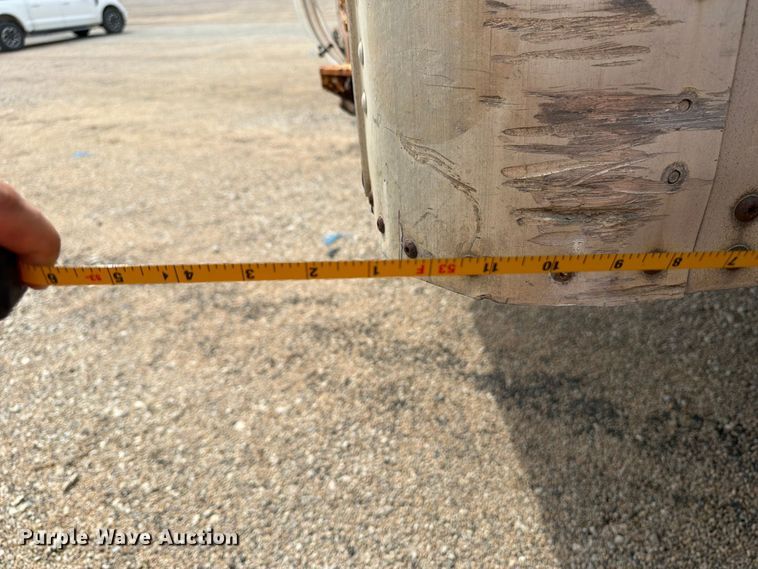 image for item YA4174 1995 Wabash dry van trailer