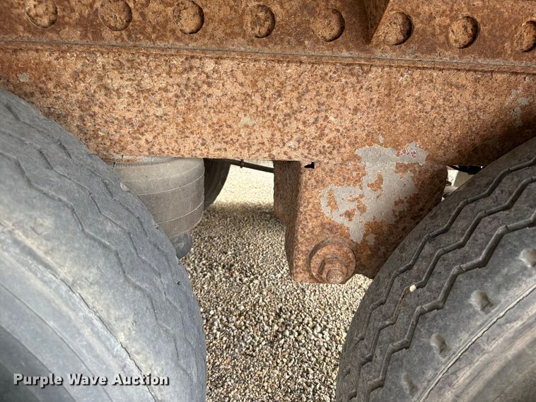 image for item YA4174 1995 Wabash dry van trailer