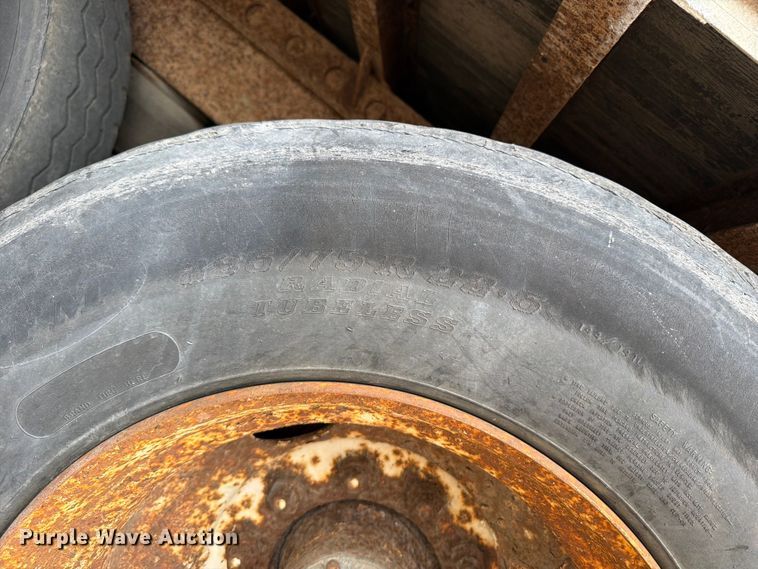 image for item YA4174 1995 Wabash dry van trailer