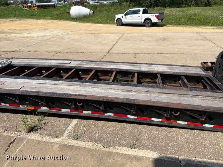 image for item YA4204 2005 X-l Specialized Trailers Inc lowboy equipment trailer
