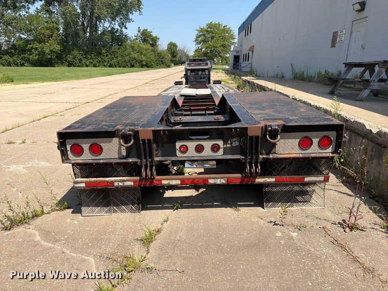 image for item YA4204 2005 X-l Specialized Trailers Inc lowboy equipment trailer