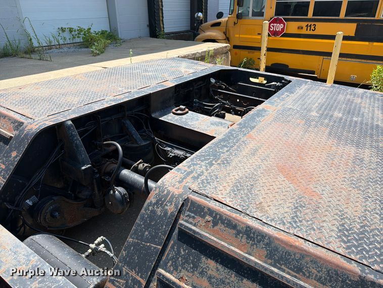 image for item YA4204 2005 X-l Specialized Trailers Inc lowboy equipment trailer