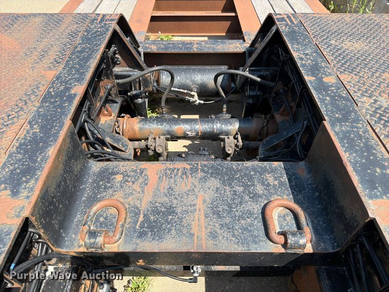 image for item YA4204 2005 X-l Specialized Trailers Inc lowboy equipment trailer