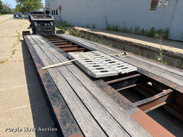 image for item YA4204 2005 X-l Specialized Trailers Inc lowboy equipment trailer