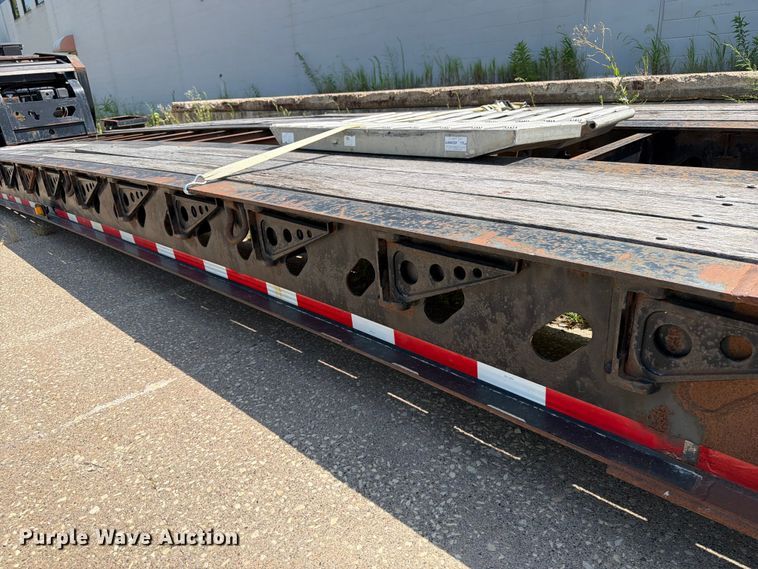 image for item YA4204 2005 X-l Specialized Trailers Inc lowboy equipment trailer
