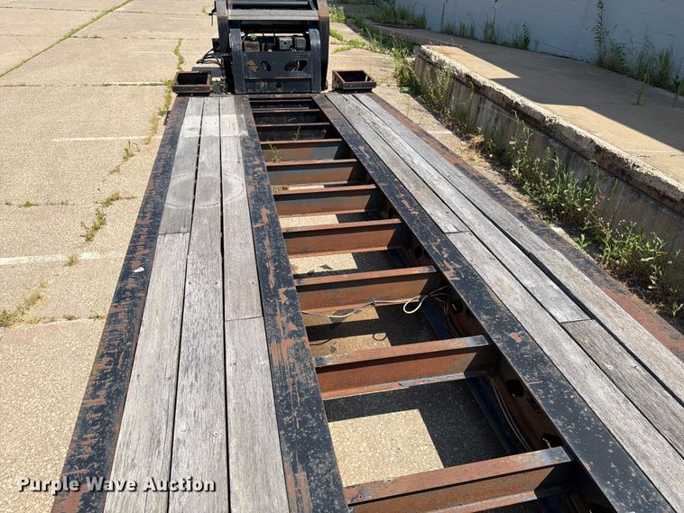image for item YA4204 2005 X-l Specialized Trailers Inc lowboy equipment trailer