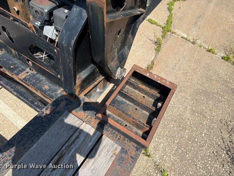 image for item YA4204 2005 X-l Specialized Trailers Inc lowboy equipment trailer