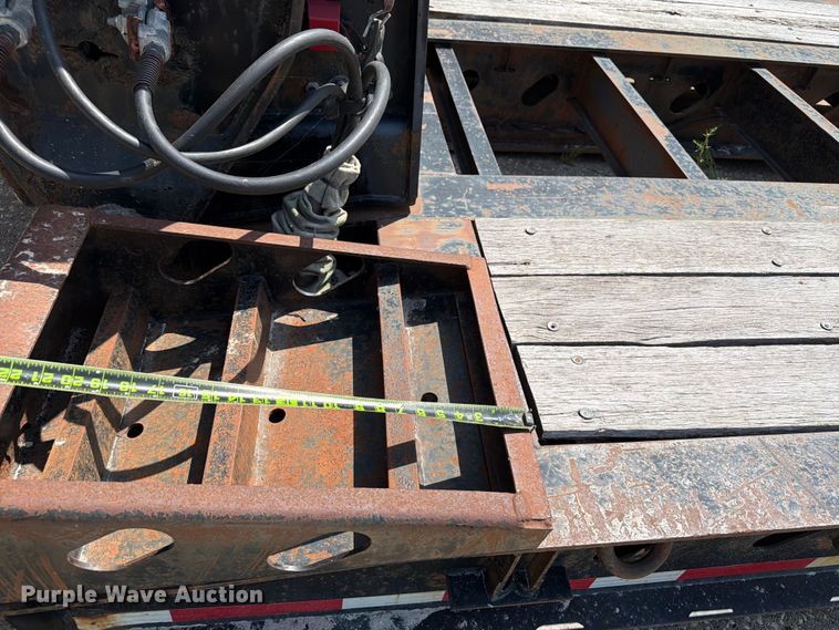 image for item YA4204 2005 X-l Specialized Trailers Inc lowboy equipment trailer